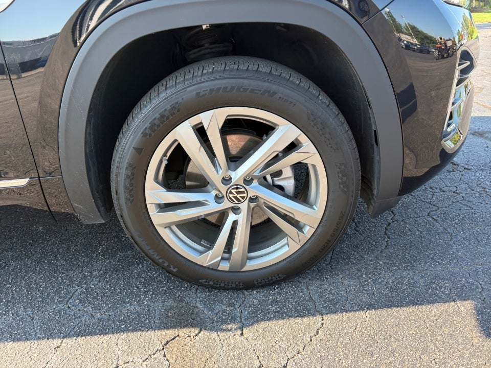 2024 Volkswagen Atlas Cross Sport 2.0T SEL R-Line