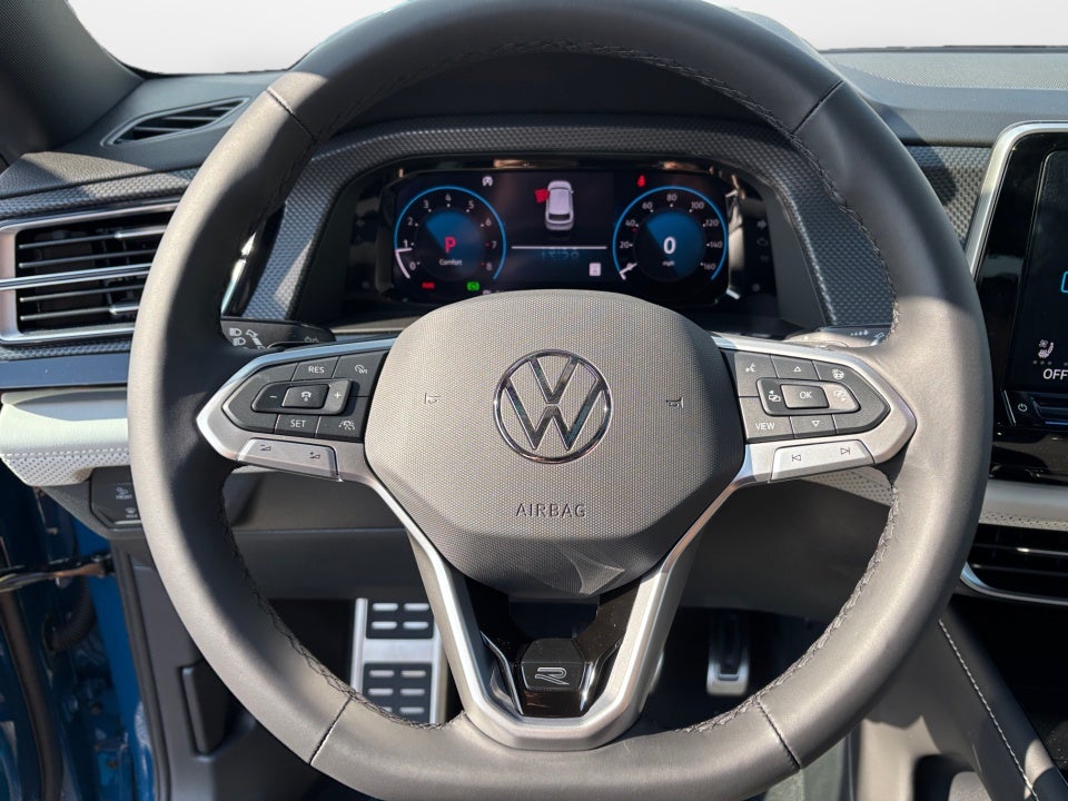 2026 Volkswagen Atlas Cross Sport SEL Premium R-Line