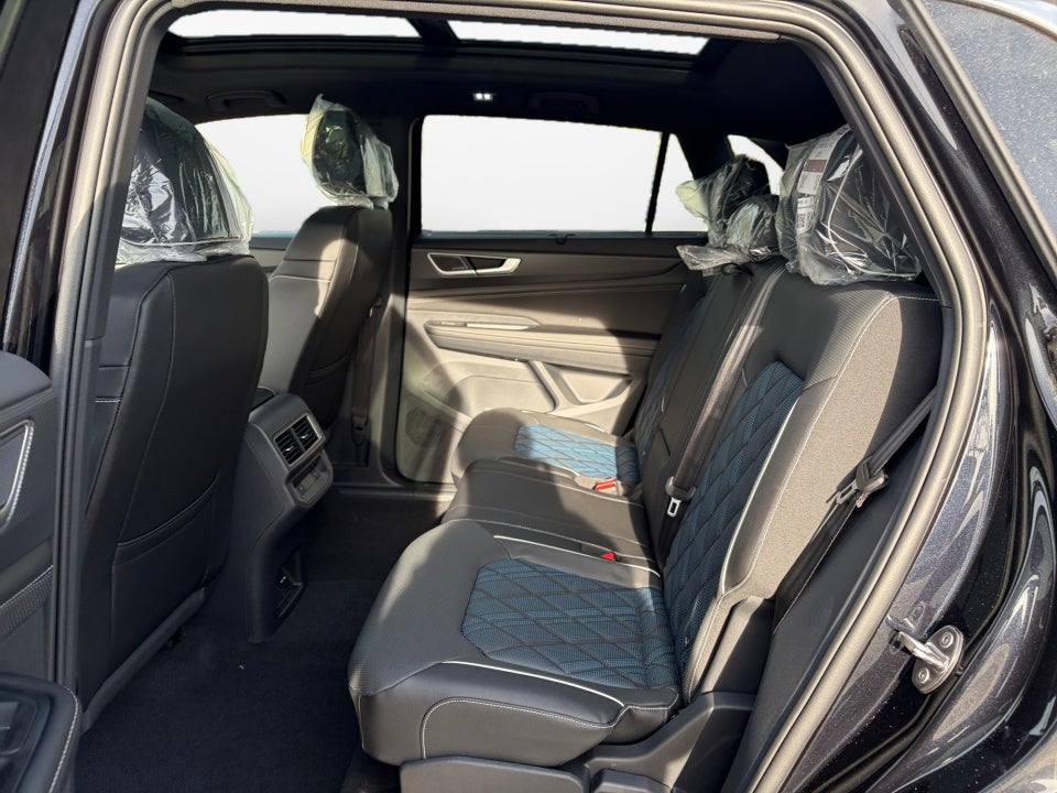 2026 Volkswagen Atlas Cross Sport SEL Premium R-Line