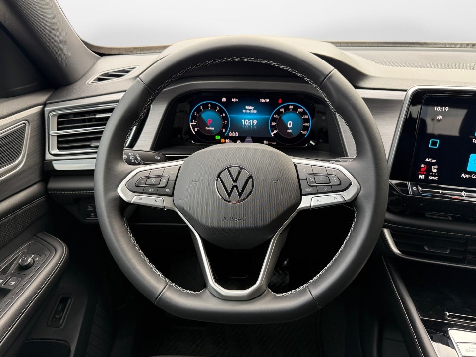 2026 Volkswagen Atlas Cross Sport SE with Technology