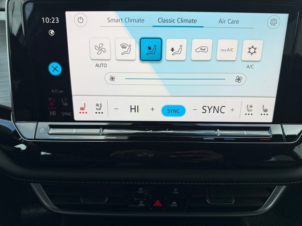 2026 Volkswagen Atlas Cross Sport SE with Technology