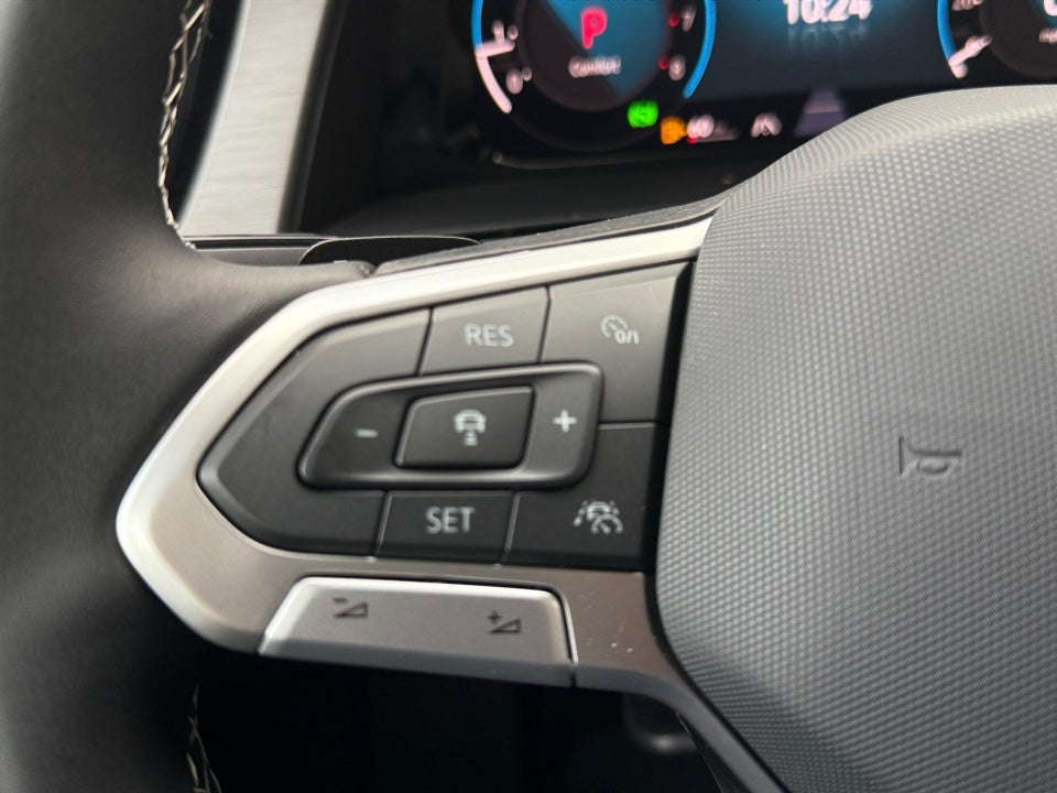 2026 Volkswagen Atlas Cross Sport SE with Technology