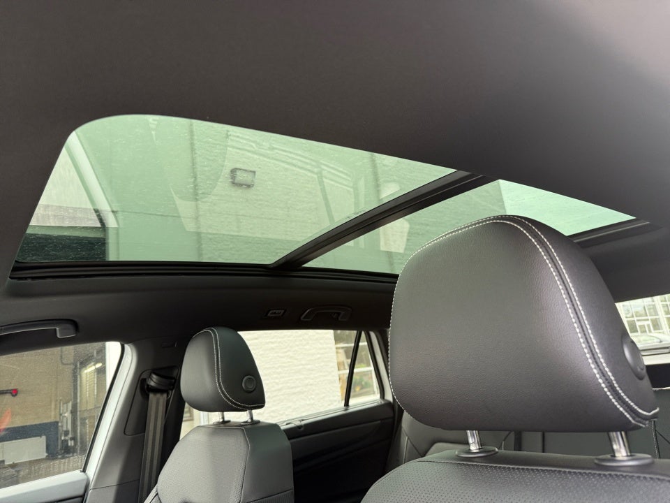 2026 Volkswagen Atlas Cross Sport SE with Technology