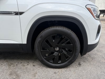 2026 Volkswagen Atlas Cross Sport SE with Technology