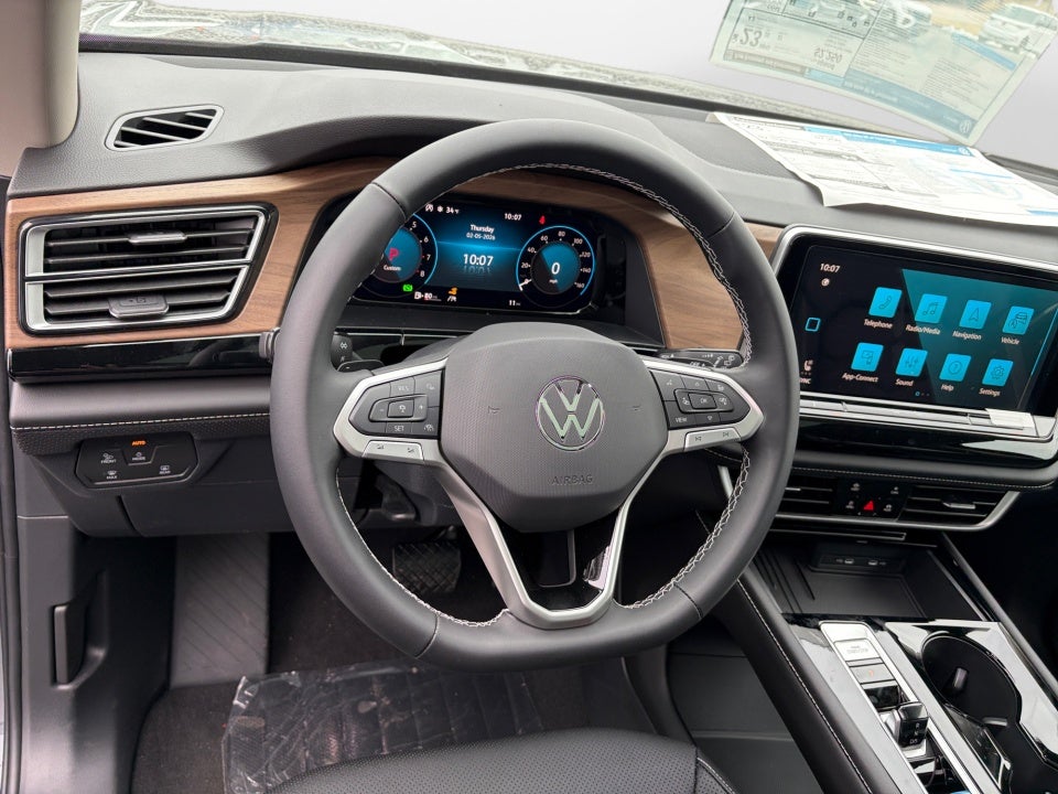 2026 Volkswagen Atlas SE with Technology