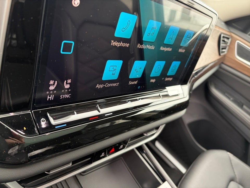 2026 Volkswagen Atlas SE with Technology