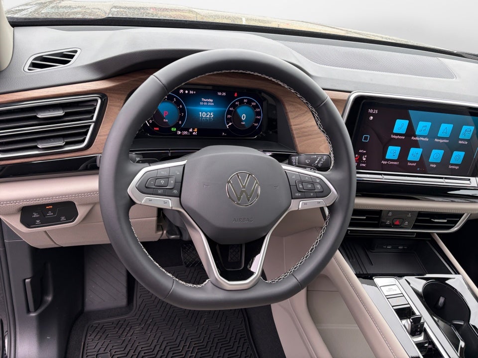 2026 Volkswagen Atlas SE with Technology