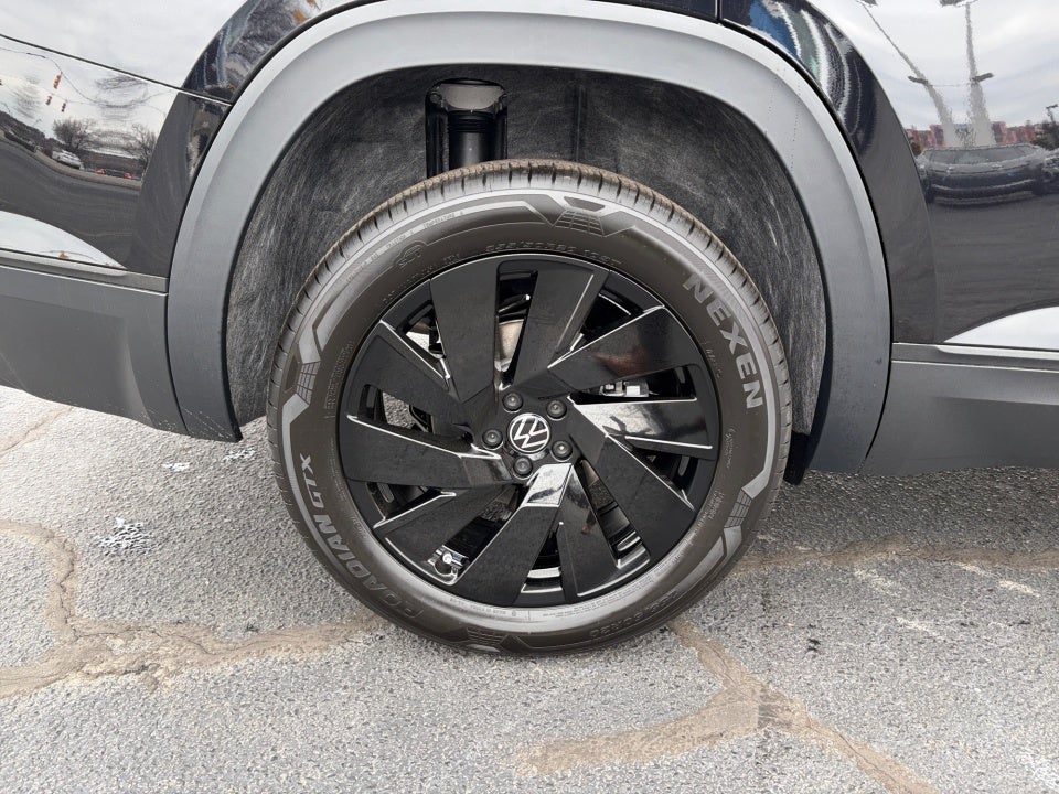 2026 Volkswagen Atlas SE with Technology