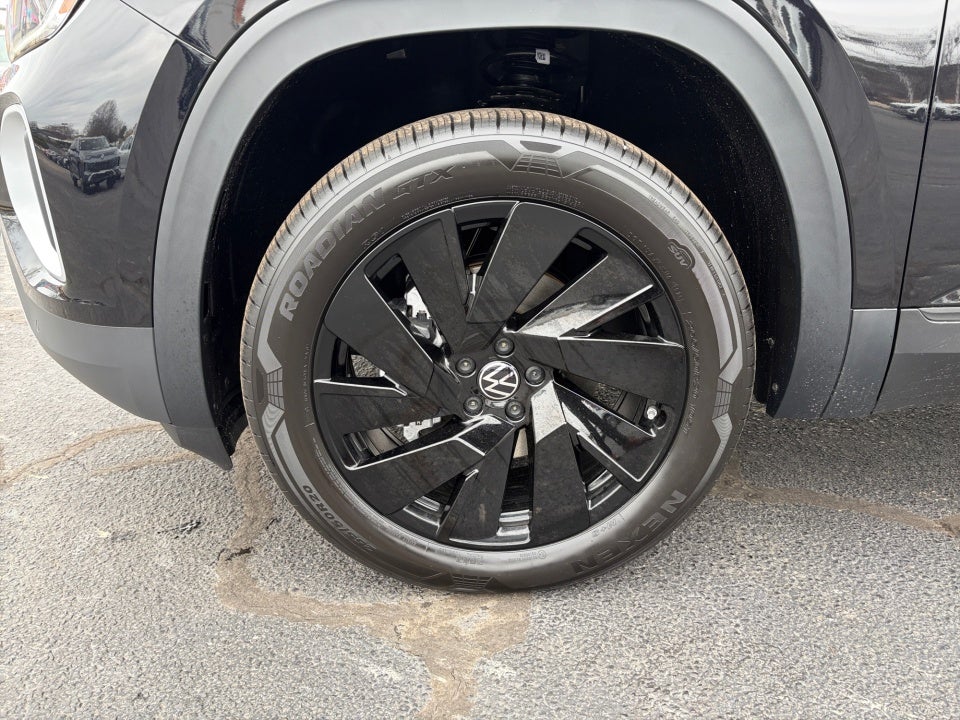 2026 Volkswagen Atlas SE with Technology