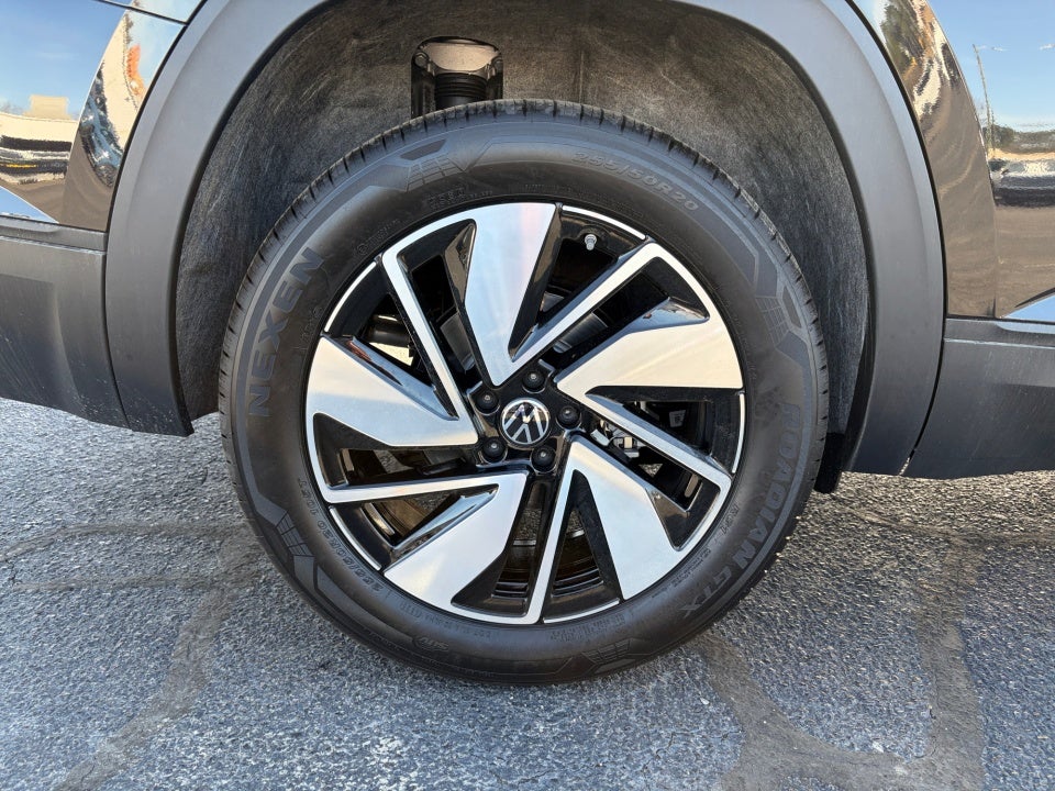 2026 Volkswagen Atlas SE with Technology