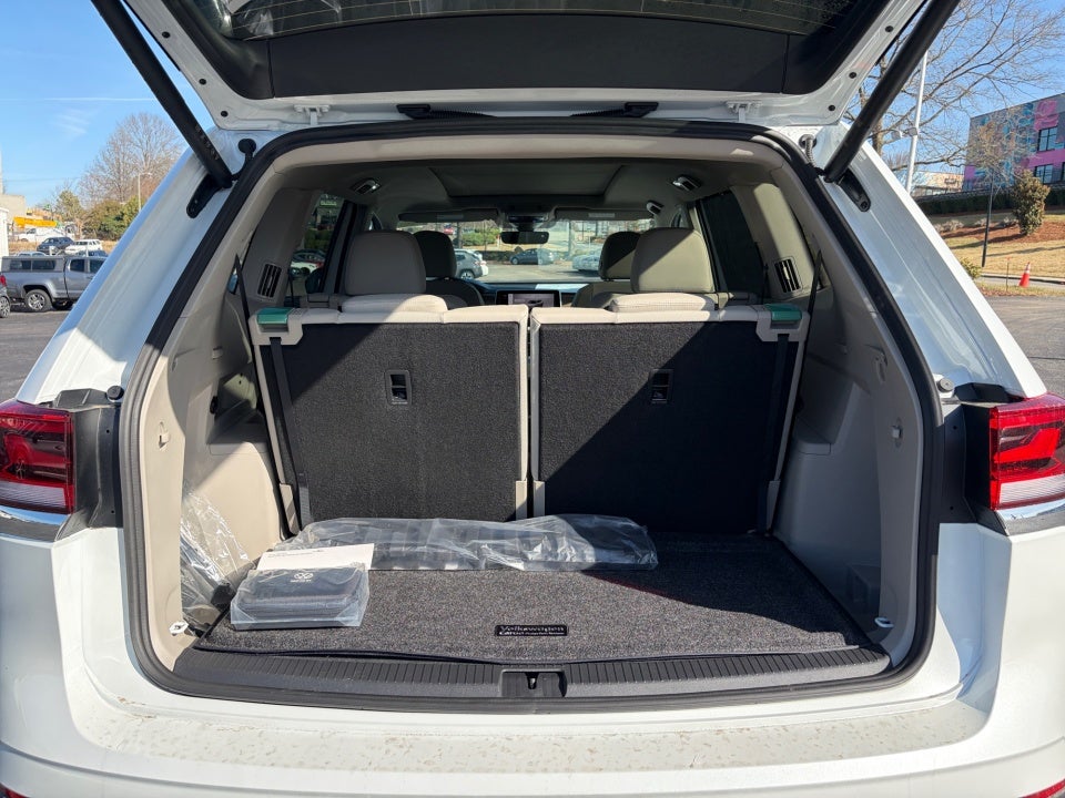 2026 Volkswagen Atlas SE with Technology