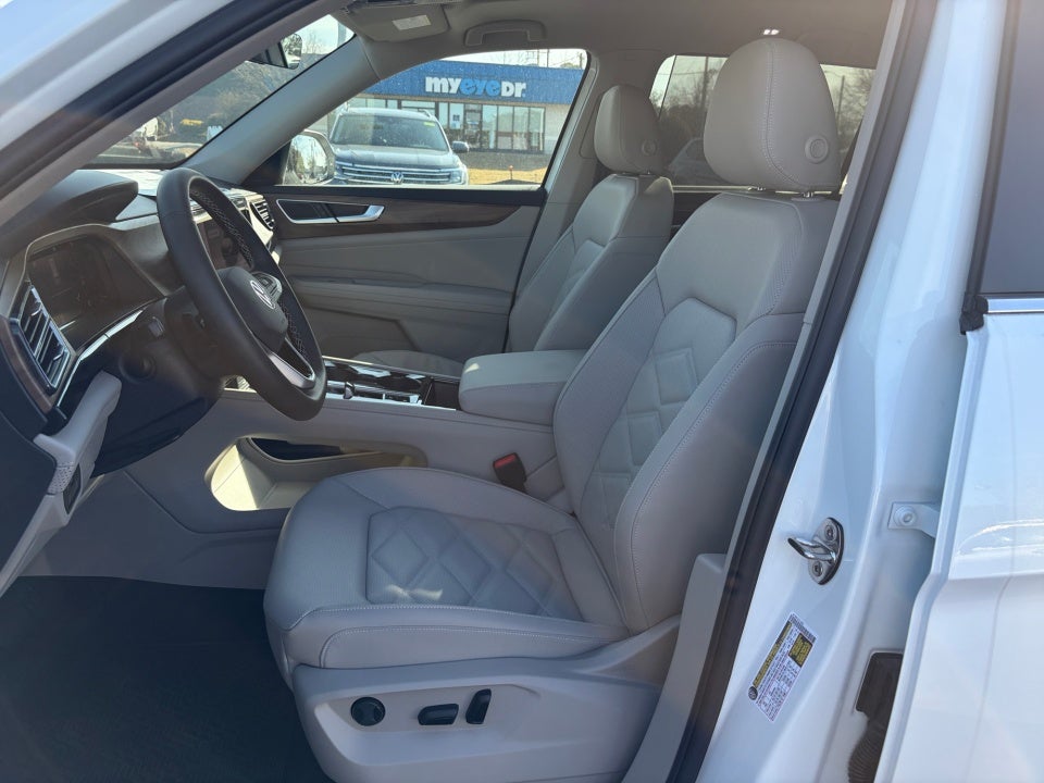 2026 Volkswagen Atlas SE with Technology