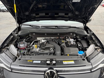 2026 Volkswagen Taos SE Black