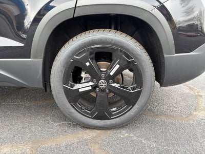 2026 Volkswagen Taos SE Black