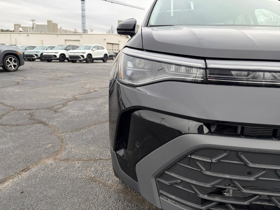 2026 Volkswagen Taos SE Black