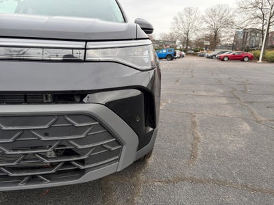 2026 Volkswagen Taos SE Black