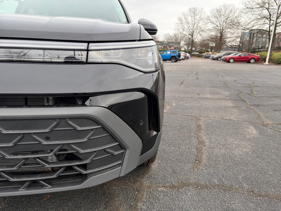 2026 Volkswagen Taos SE Black