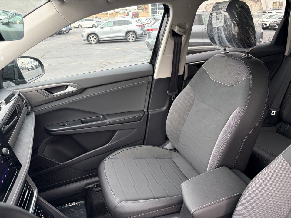 2026 Volkswagen Taos SE Black