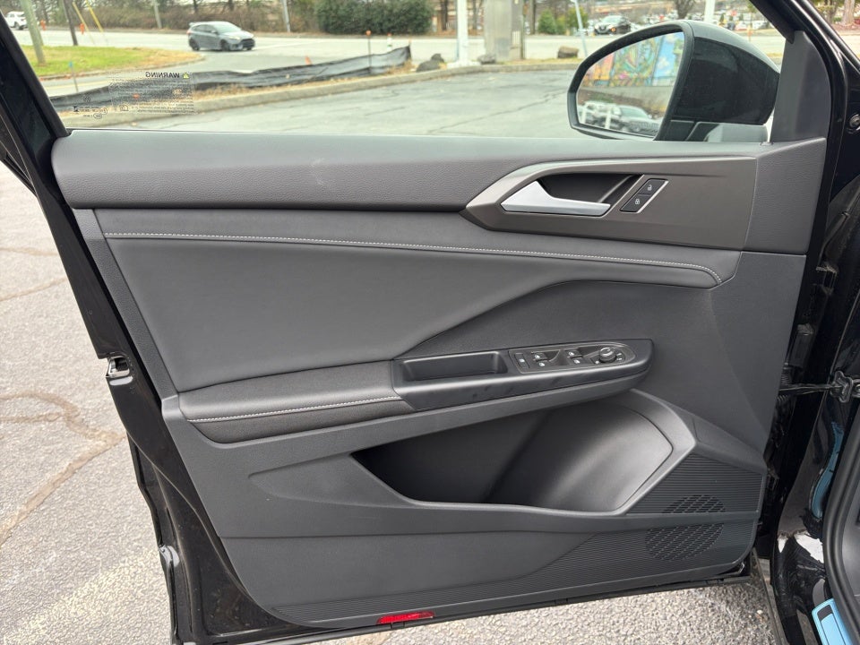 2026 Volkswagen Taos SE Black