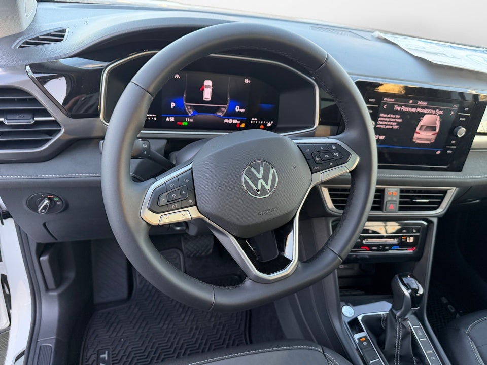 2026 Volkswagen Taos SE Black