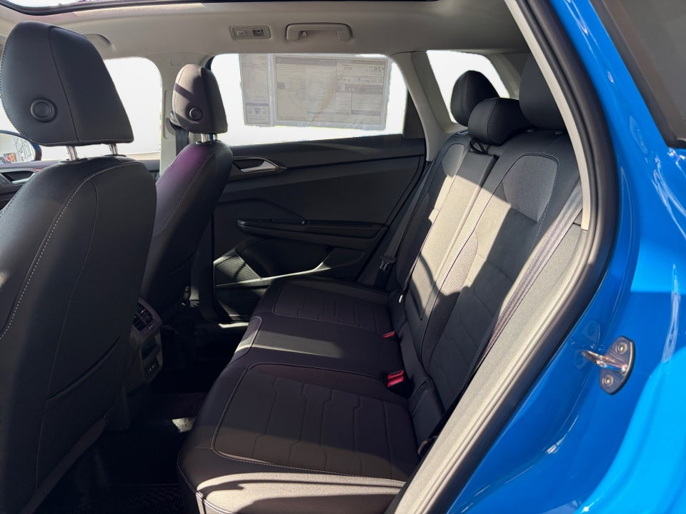2026 Volkswagen Taos SE Black