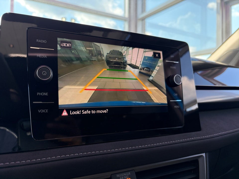 2026 Volkswagen Taos SE Black