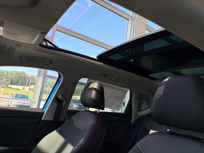 2026 Volkswagen Taos SE Black