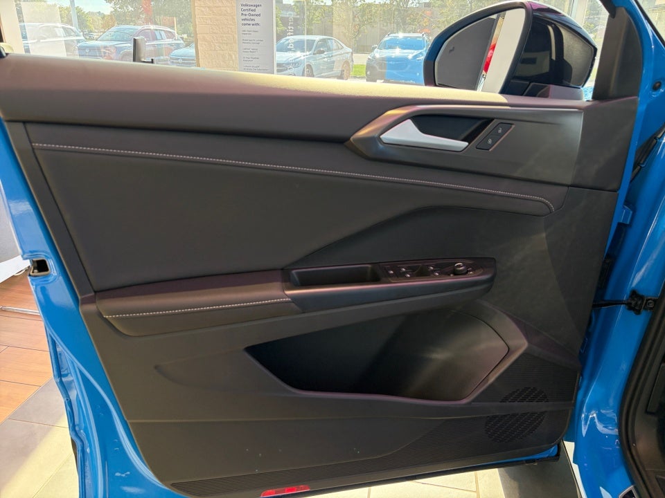 2026 Volkswagen Taos SE Black