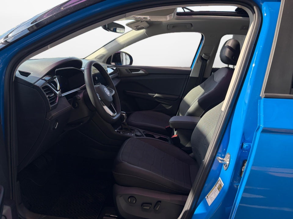 2026 Volkswagen Taos SE Black