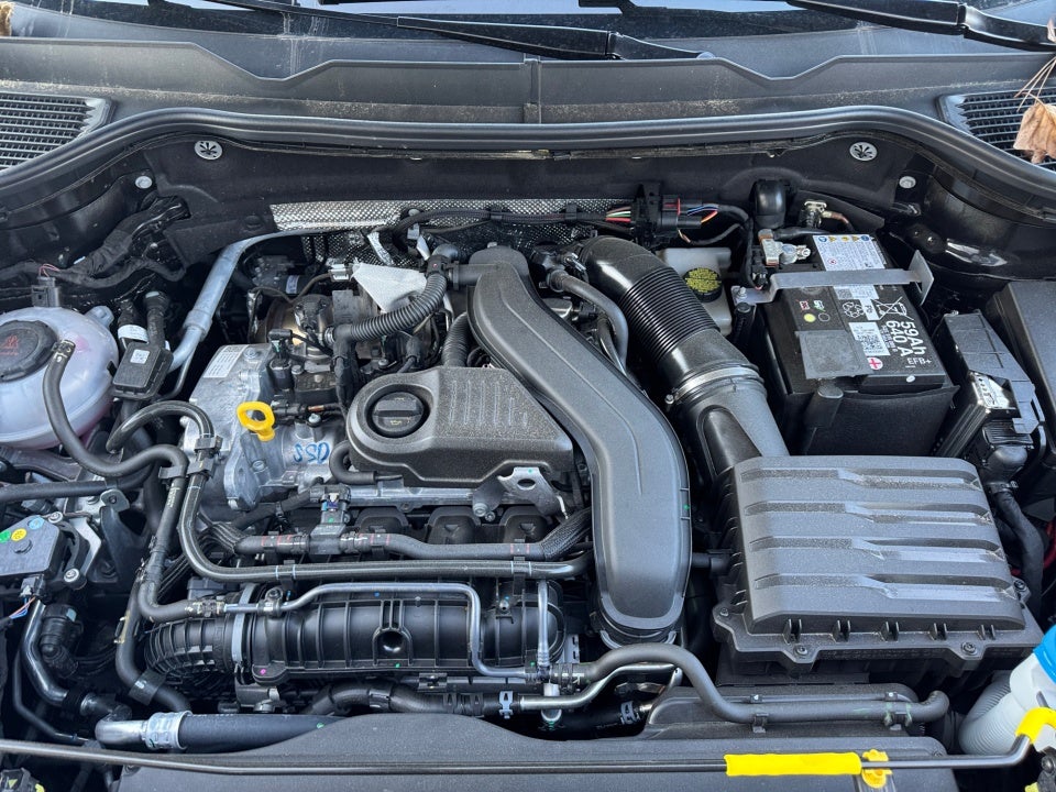 2025 Volkswagen Taos 1.5T SE Black