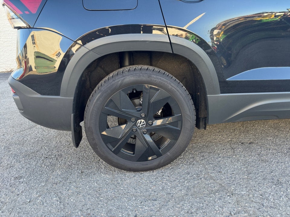 2025 Volkswagen Taos 1.5T SE Black
