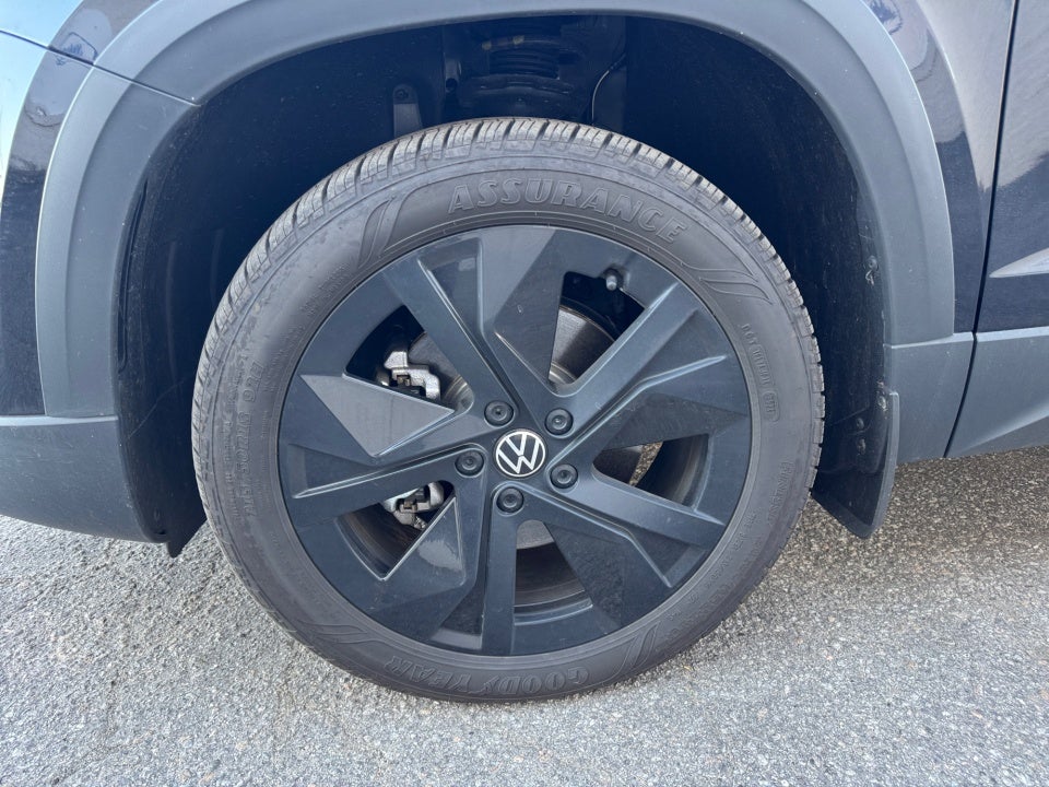 2025 Volkswagen Taos 1.5T SE Black