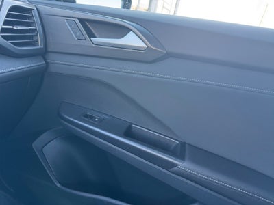 2025 Volkswagen Taos 1.5T SE Black