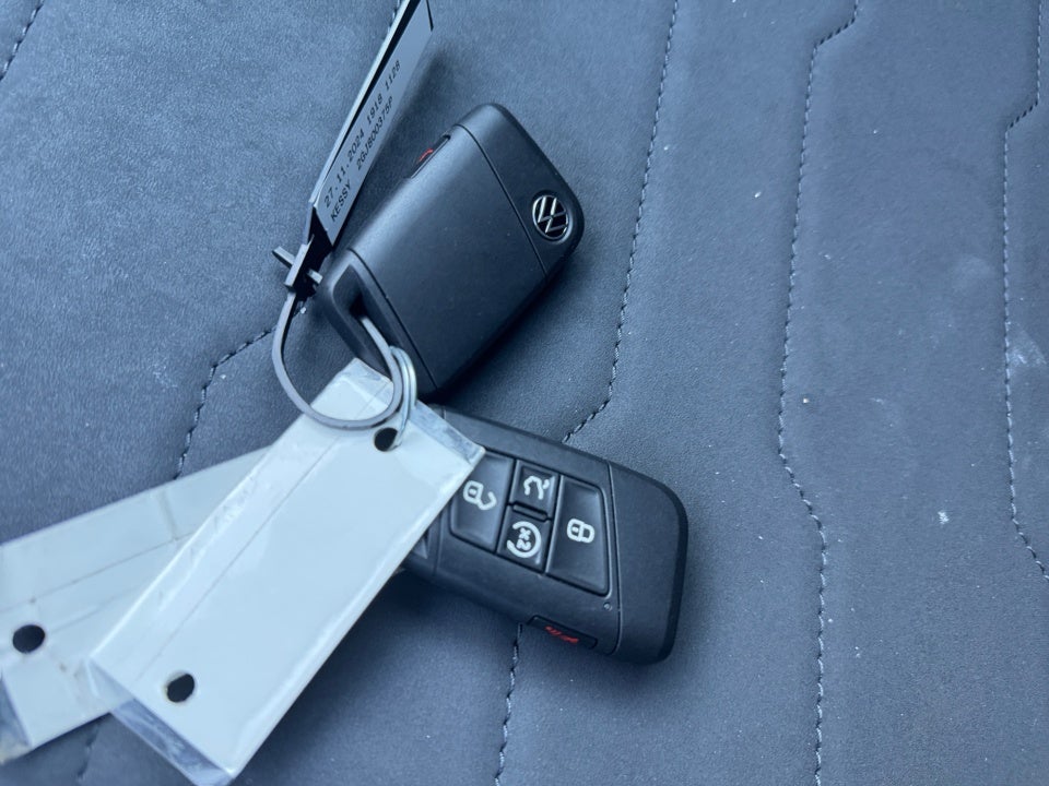 2025 Volkswagen Taos 1.5T SE Black