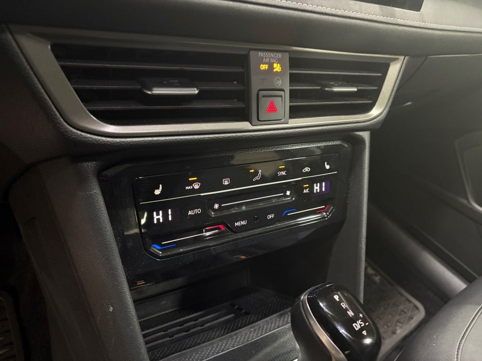 2025 Volkswagen Taos 1.5T SE Black