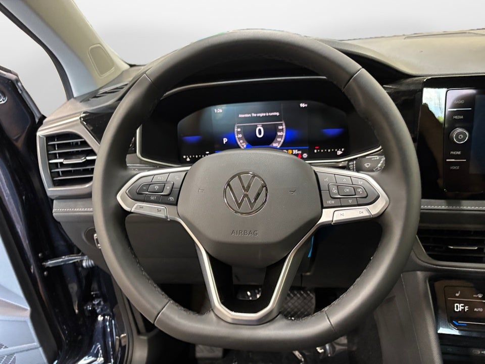 2025 Volkswagen Taos 1.5T SE Black