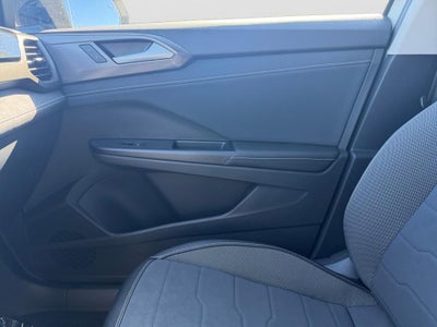 2027 Volkswagen Taos SE Black