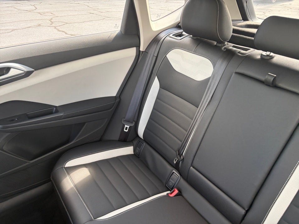 2026 Volkswagen Taos SEL