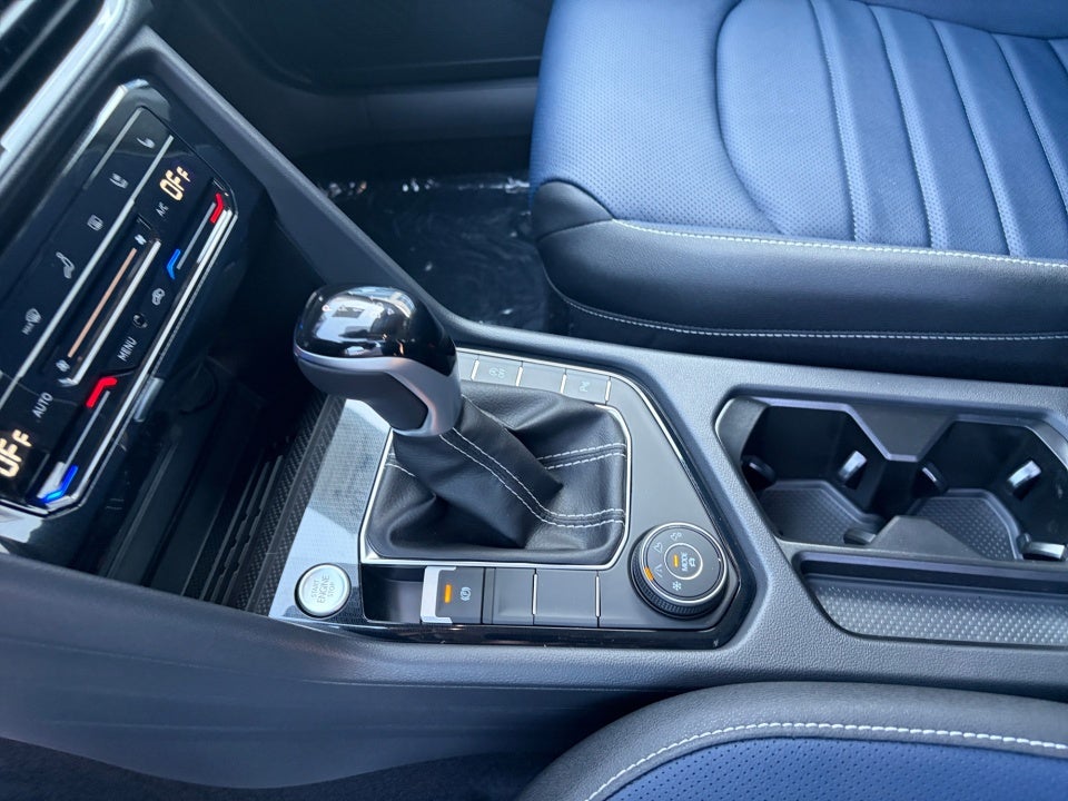 2026 Volkswagen Taos SEL