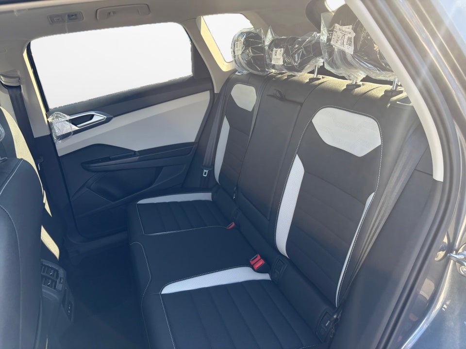 2026 Volkswagen Taos SEL