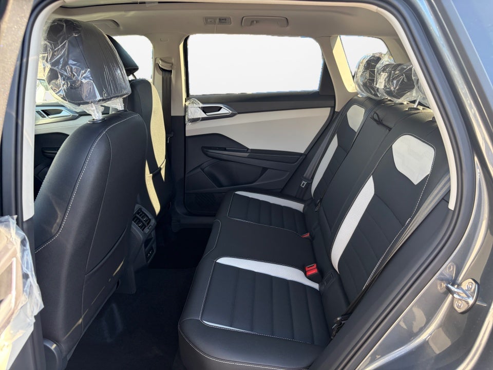 2026 Volkswagen Taos SEL