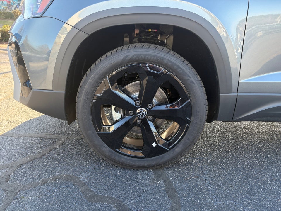 2026 Volkswagen Taos SEL