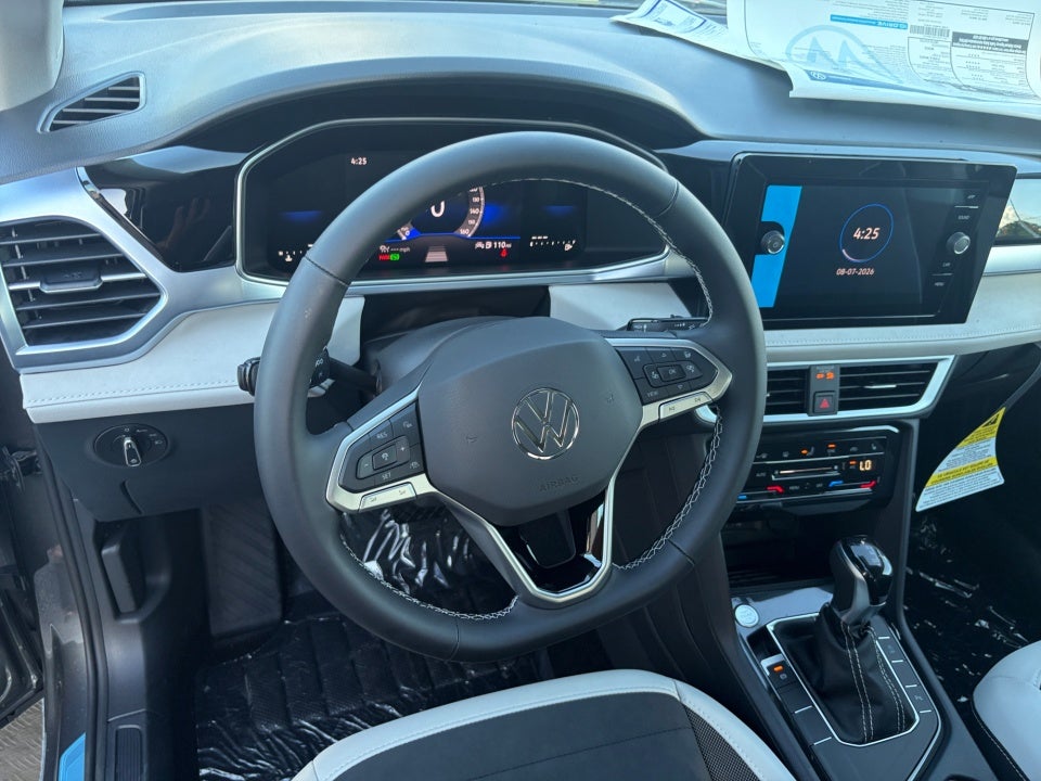 2026 Volkswagen Taos SE