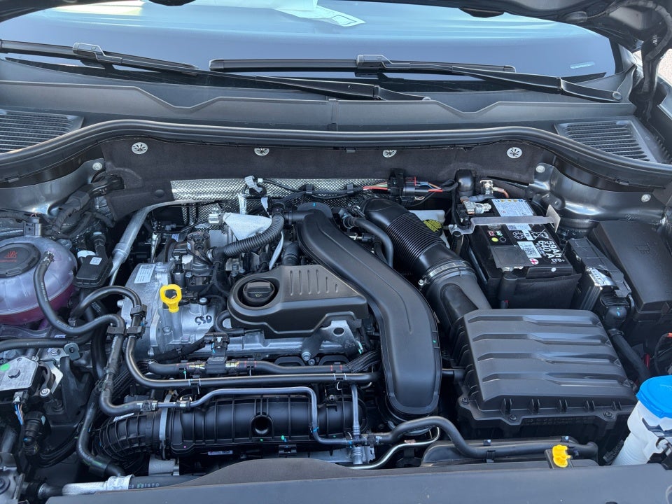 2026 Volkswagen Taos SE