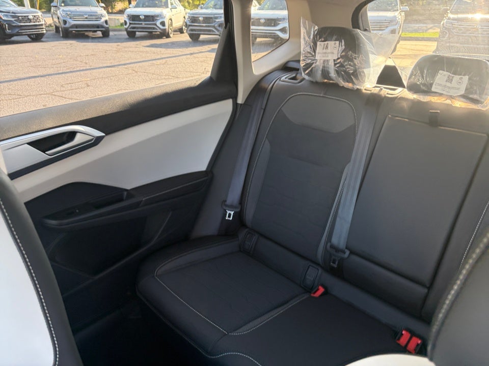 2026 Volkswagen Taos SE