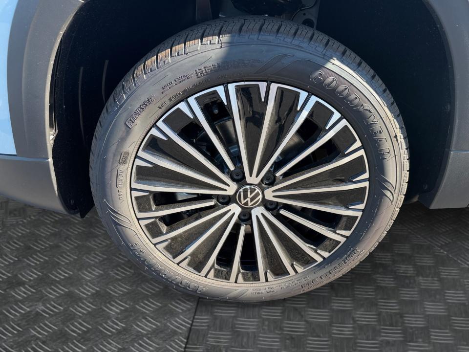 2027 Volkswagen Taos SE