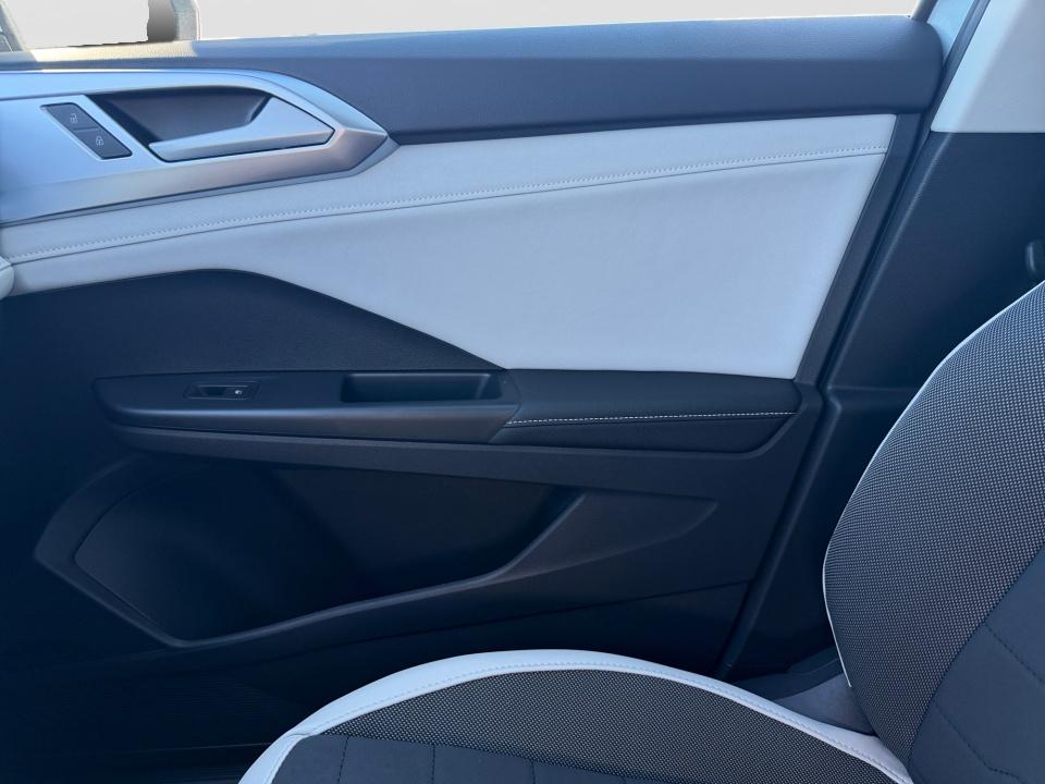 2027 Volkswagen Taos SE