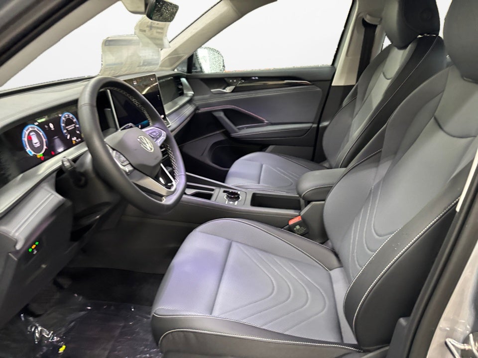 2025 Volkswagen Tiguan 2.0T SE