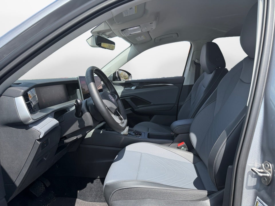 2025 Volkswagen Tiguan 2.0T SE