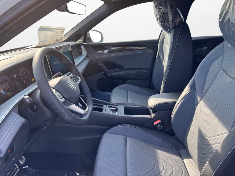 2025 Volkswagen Tiguan 2.0T SE R-Line Black